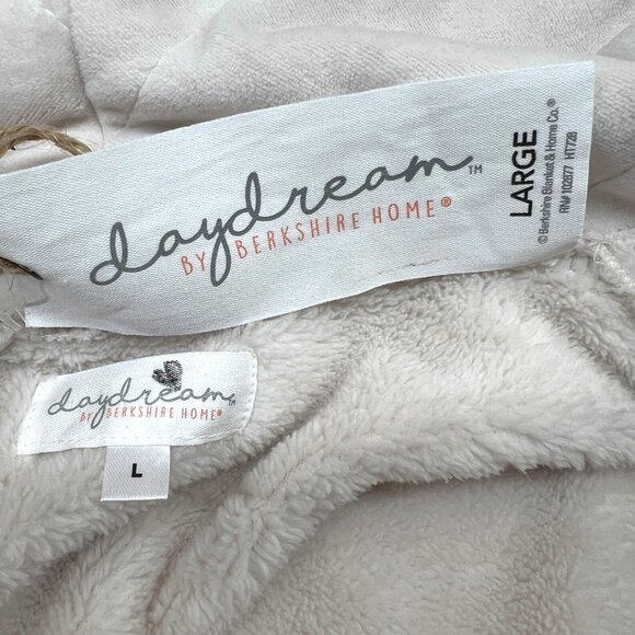 Daydream By Berkshire Home Womens Plush Robe Belted Cream Beige Size Large NWT - Picture 9 of 11